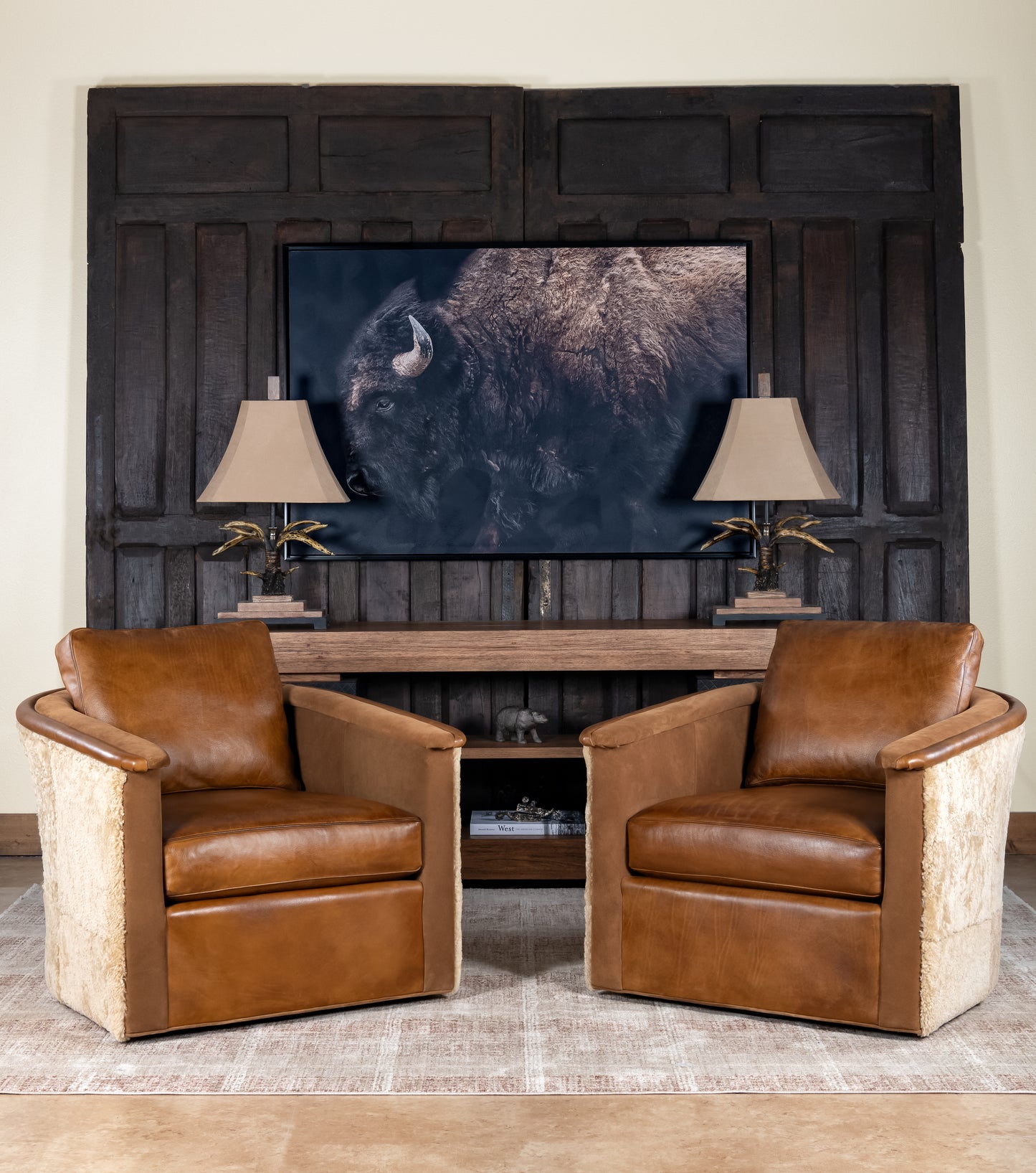 Horseshoe Leather Swivel Chair
